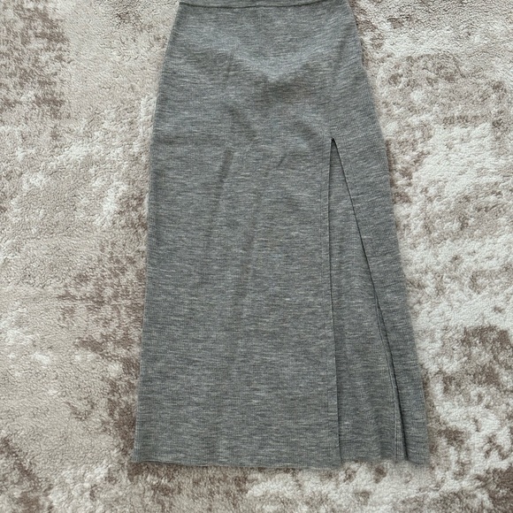 Aritzia Wilfred New Knit Slit skirt - Picture 6 of 6
